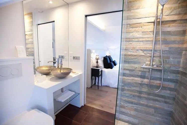 urville-nacqueville-hr-le-landemer-chambre21-sdb