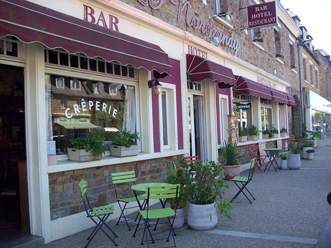 lessay-hotel-restaurant-le-normandy-1
