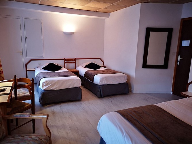 Camelias hotel1 - 800x600