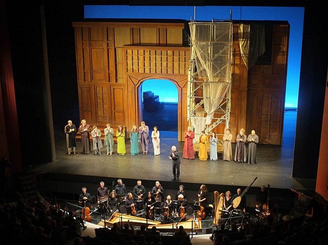 F-Decaens-2012-theatre