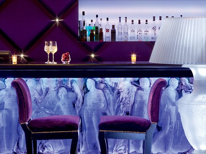 O2 Sofa bar