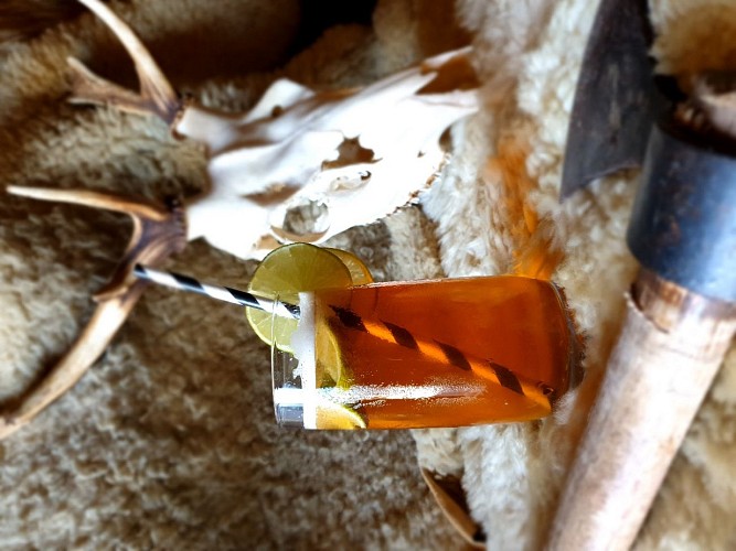 Bar-lancer-de-haches-le-Valhalla-Caen-cocktail-papa-ours