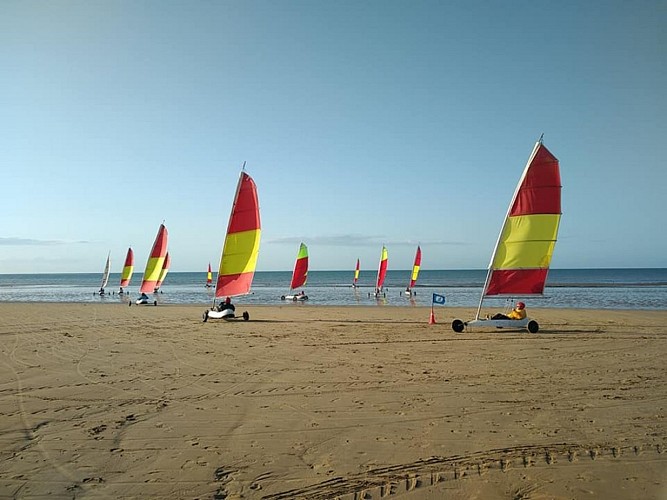 Ecole-de-voile-courseulles-char à voile