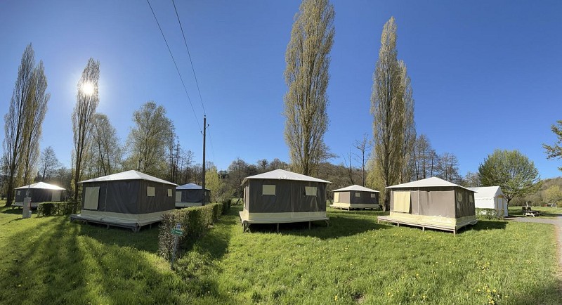 Villages de bungalows toilés