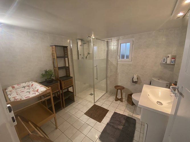 Gîte de Neufontaine - Thoiré-sous-Contensor - salle de douche