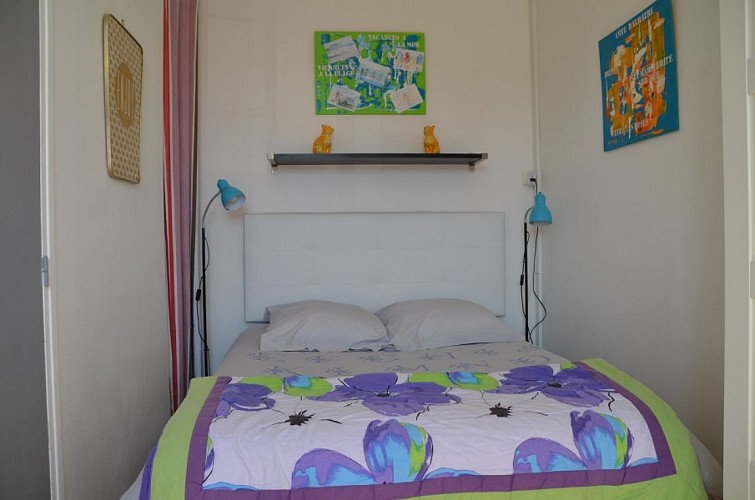 Chambre avec lit en 140 cm