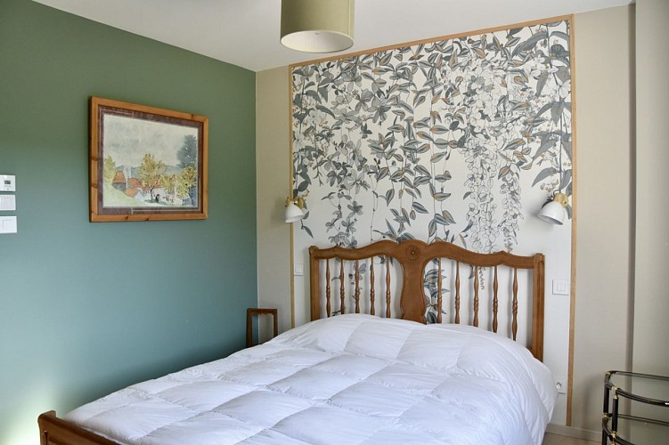 Chambre au rez-de-chaussée.