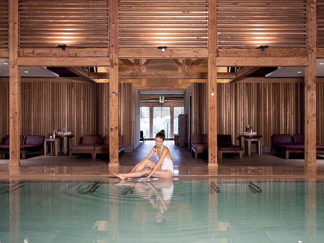 CAUDALIE-SWIMMING-POOL