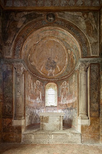 Chapelle haute de Saint-Chef et ses fresques romanes