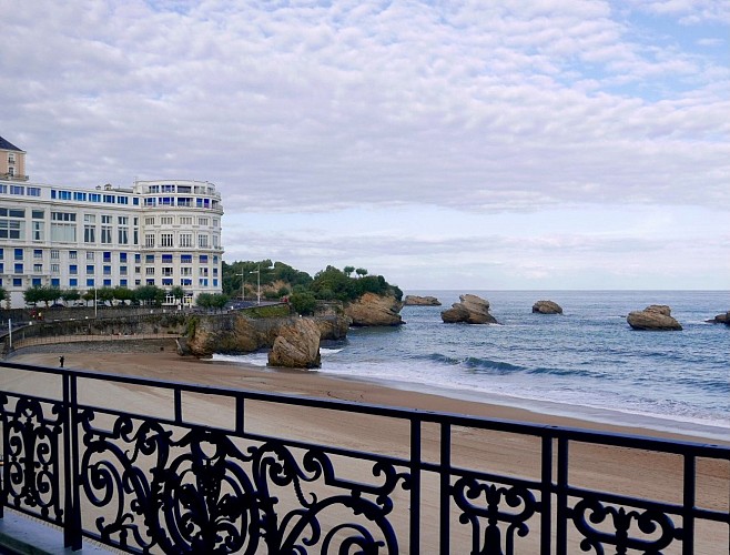 Le Bellevue Biarritz vue de la Grande Plage