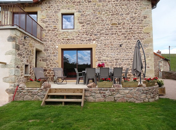 La terrasse, vue du jardin