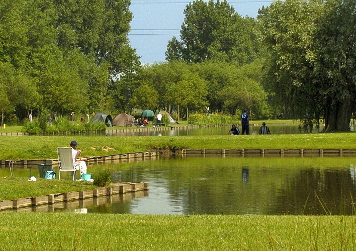 La base de loisirs des 6 Bonniers