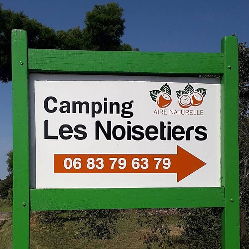AIRE NATURELLE DE CAMPING LES NOISETIERS