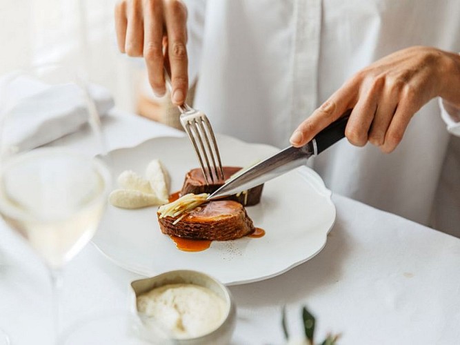 Sauge-Auberge-Percheronne_Réveillon