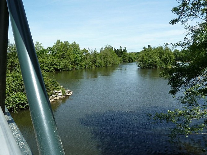 Isle-depuis-passerelle-Montpon