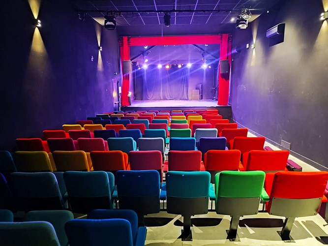 salle de spectacle - vue face à la scene