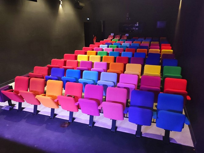 salle de spectacle - vue de la scene