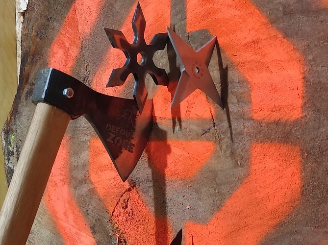 Buros Defoul Zone lancer hâche 