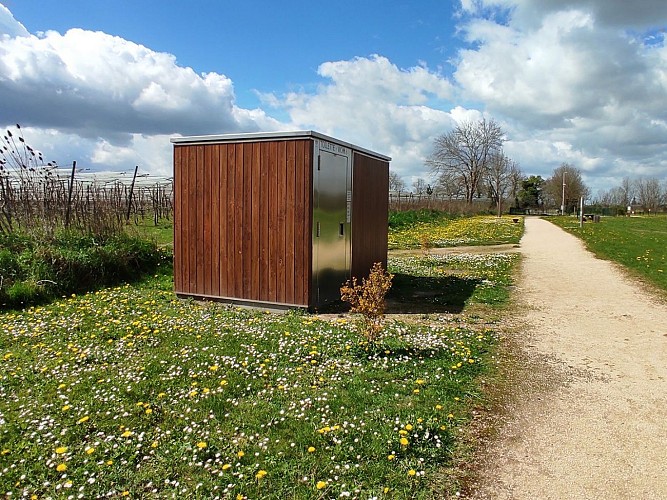 Aire de jeux pour enfants - Aussevielle -  toilettes