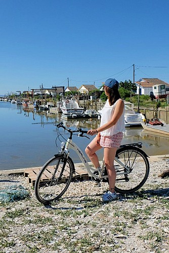 Vélo - port ostréicole - arès - bassin arcachon ©Tukibomp