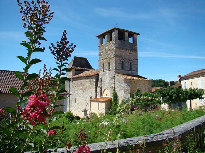 Périgord Inattendu - Village Fleuri Siorac de Ribérac