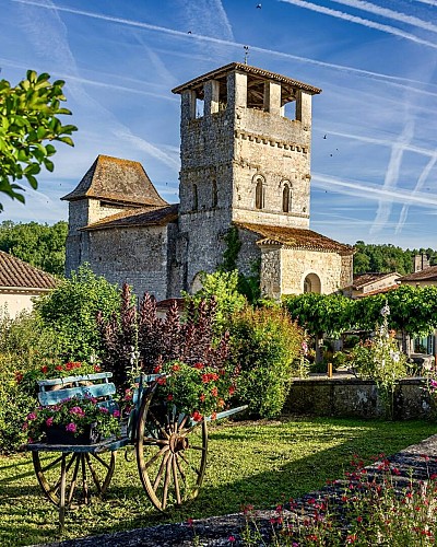 Périgord Inattendu - Village Fleuri Siorac de Ribérac