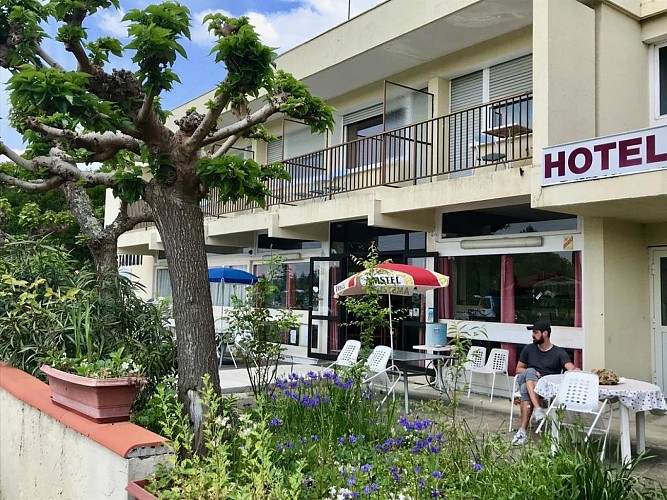 Facade restaurant Le Relais de la Lande.jpg_1