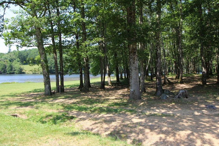 Gite "Le Lac" à Bujaleuf en Haute-Vienne (Limousin en Nouvelle Aquitaine)_3