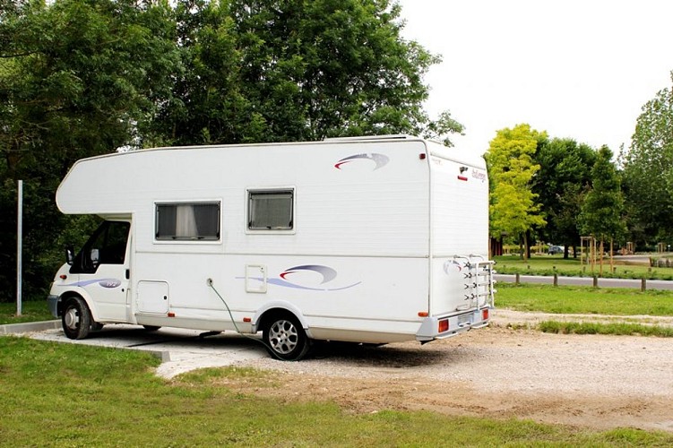 Lery-Poses-en-Normandie---Camping-car-2-3