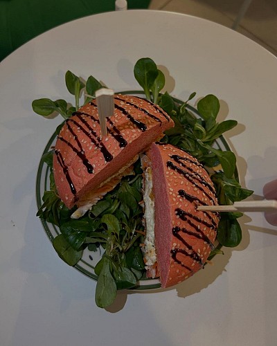 7F39D51C-7206-4371-8113-23D5E7A06A3B