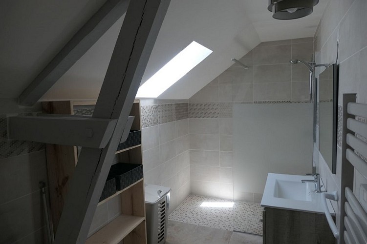 HLO_La Grangette_Salle d'eau étage_St Léon sur Vézère_novembre 2021©Grangette