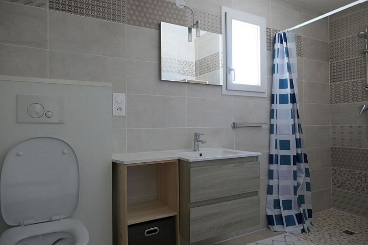 HLO_La Grangette_Salle d'eau RDC_St Léon sur Vézère_novembre 2021©Grangette