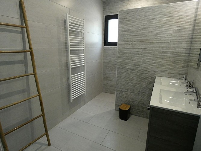 Salle d'eau du gîte Mimosas à Moliets avec Gîtes de France Landes