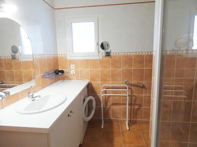 Salle de bains Lo Guiva roi à St Vincent de Paul Gîtes de France Landes