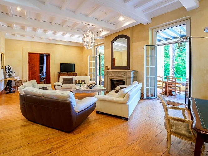 2025- TS- chateau larrunque salon