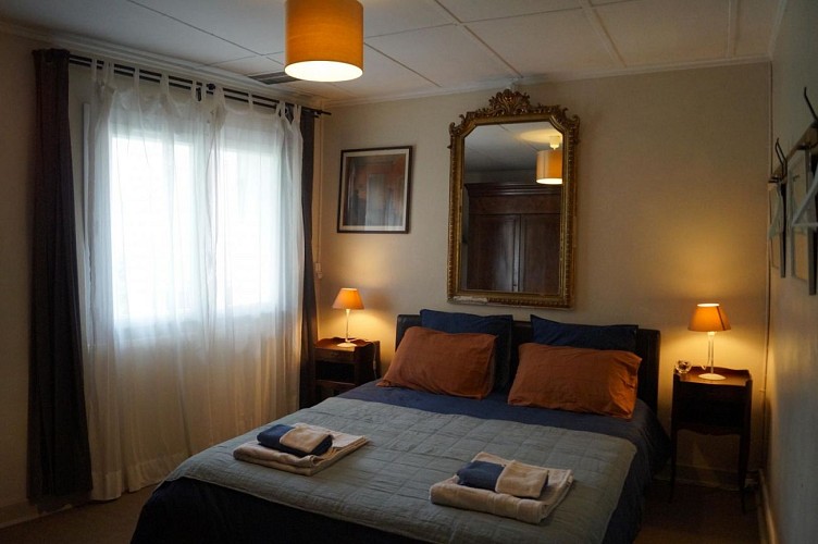 HLOAQU047V50IL38_photo9