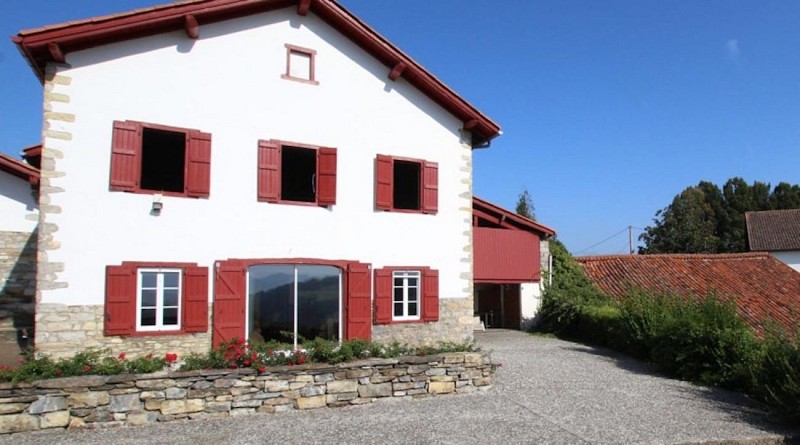maison-otegia-vue-irissarry