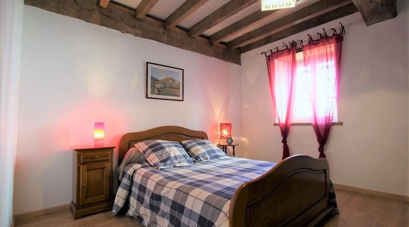 maison-sallaberry-otegia-chambre-lit-double-carreaux-irissarry