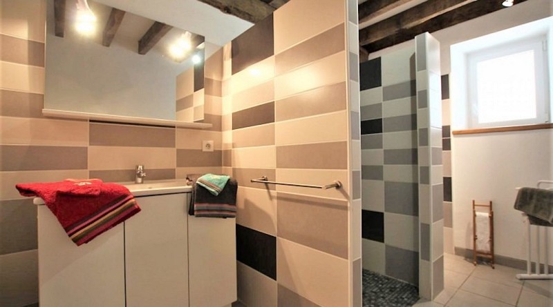 maison-sallaberry-otegia-salle-de-douche-irissarry