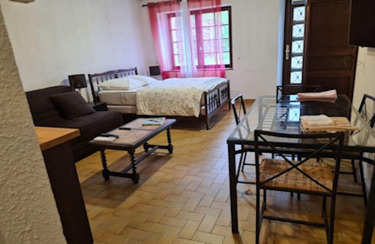 Bourinet séjour vue couloir salle de bain