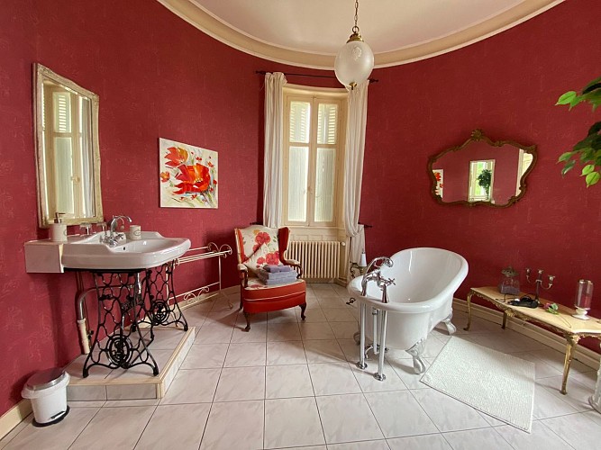 Salle de bains de la chambre Jonquille du Château Saint Marie