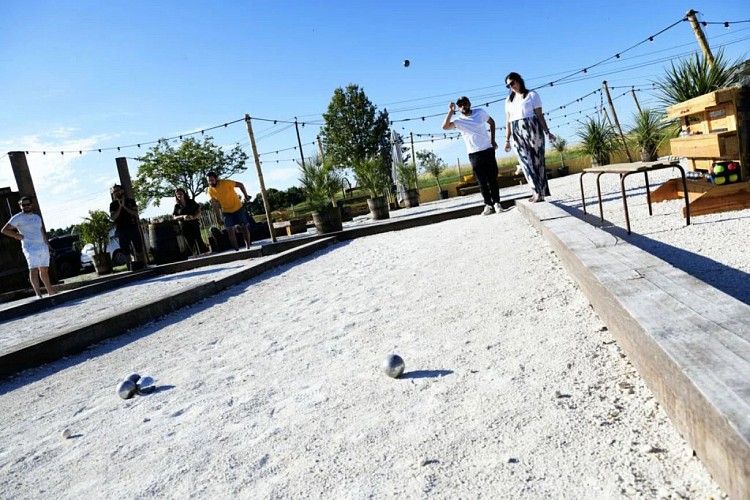 evenement-ambiance-chaleureuse-conviviale-terrasse-guinguette-chez-georgette-sarlat-perigord-8-1024x683