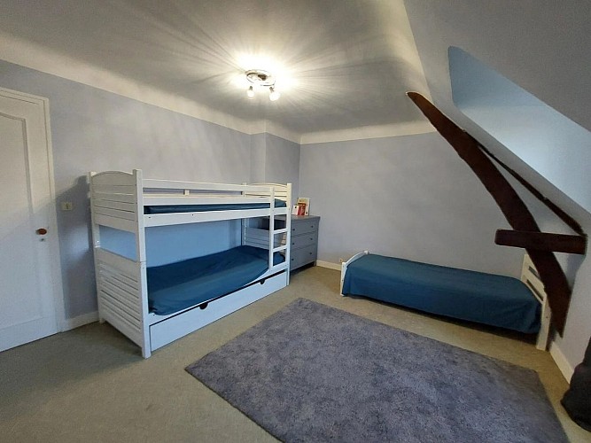 Chambre bleue 3 lits 1