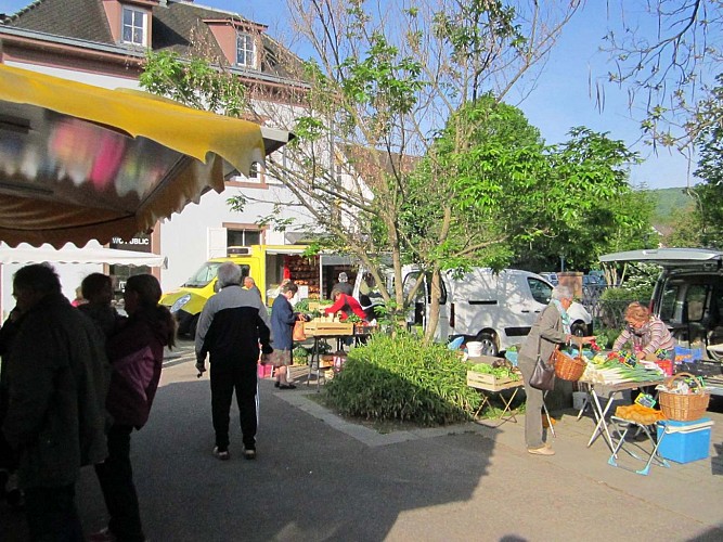Marché hebdomadaire, Niederbronn-les-Bains, Alsace