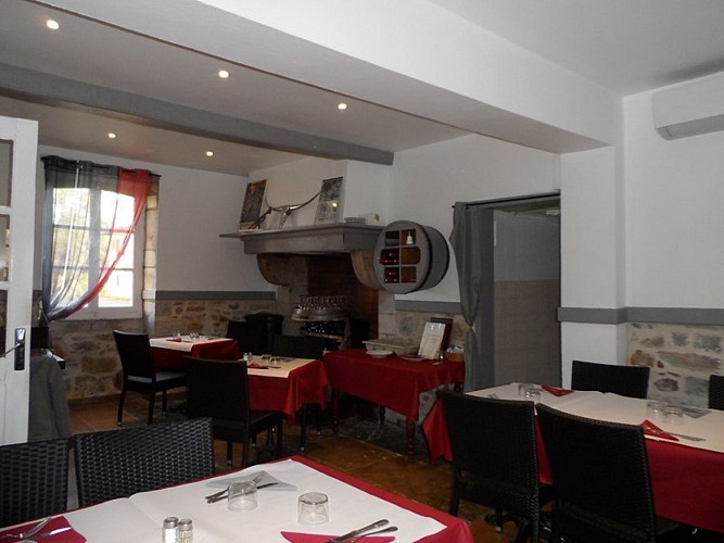 Restaurant Chez Bixente, coin cheminée