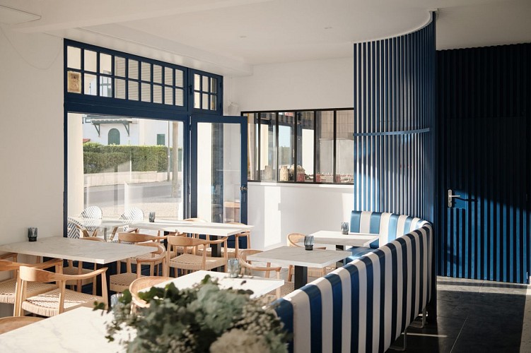 Cafe des Delices Interieur Hendaye