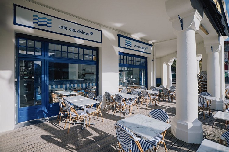Cafe des Delices Terrasse Hendaye