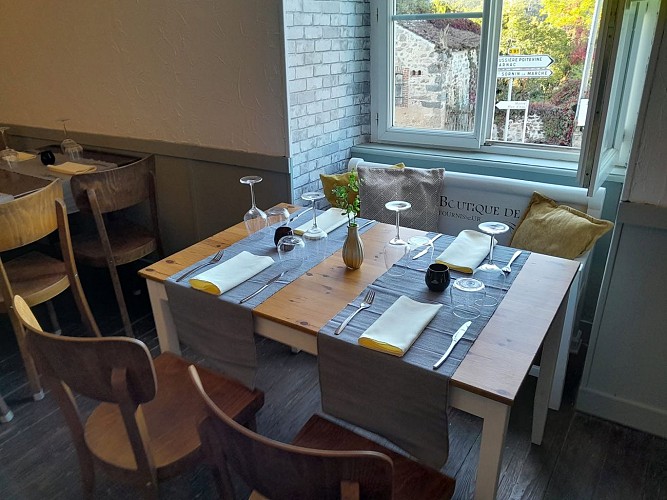 Chloé Belle's Bistro 