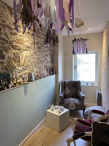 Espace salon de thé dans l'épicerie fine(2)©La Grange des Saveurs