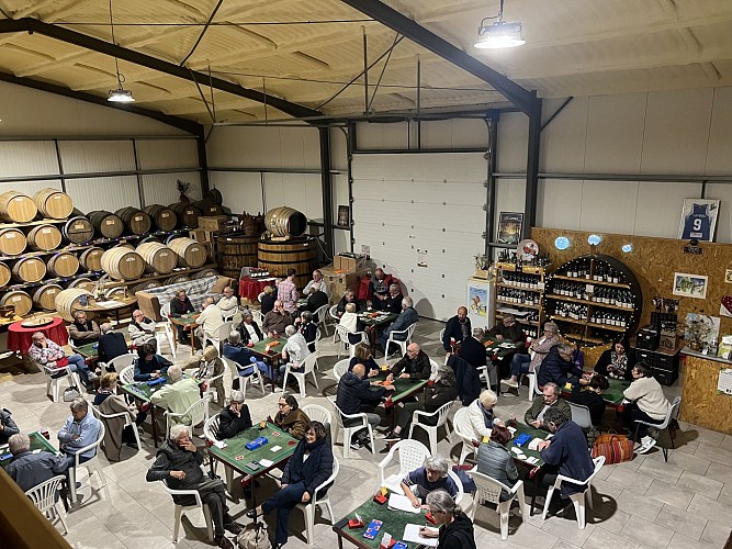 2025 - BOUR - Domaine du Berdet - Chai en salle de réunion - ©Domaine du Berdet (5)